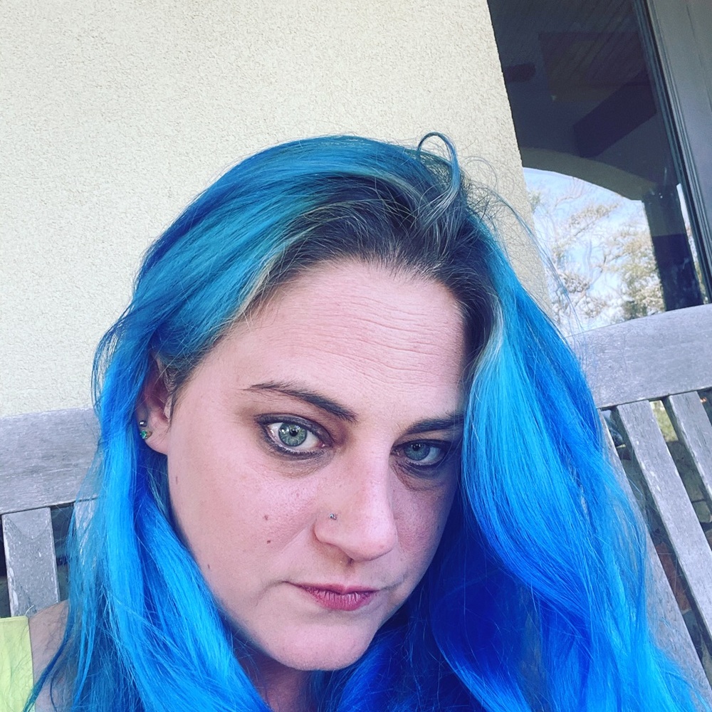 Meet your Posher, Lauren (That crazy lady who changes her hair too much😂🤣)😘🙏 - Picture 8 of 16